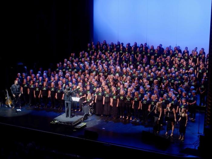 Pop Choir: Hearts Beating Loud